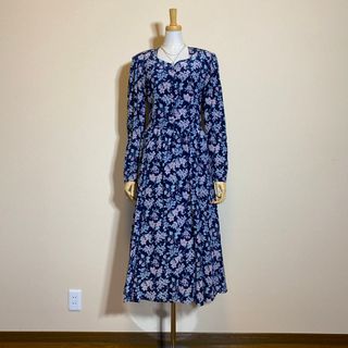 ローラアシュレイ(LAURA ASHLEY)のLoura    Ashleyローラアシュレイ💙上質シルク素材のワンピース💙(ロングワンピース/マキシワンピース)