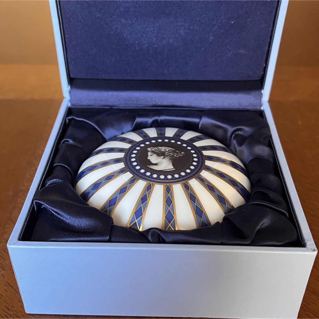 新品】希少品 ウェッジウッド☆クイーンカメオ☆コンパクト 新品】希少品 ウェッジウッド☆クイーンカメオ☆コンパクト