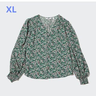 ユニクロ(UNIQLO)のUNIQLO  プリントVネックブラウス グリーン XL(シャツ/ブラウス(長袖/七分))