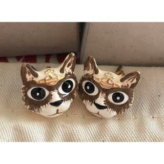 ヴィヴィアンウエストウッドキャットピアス