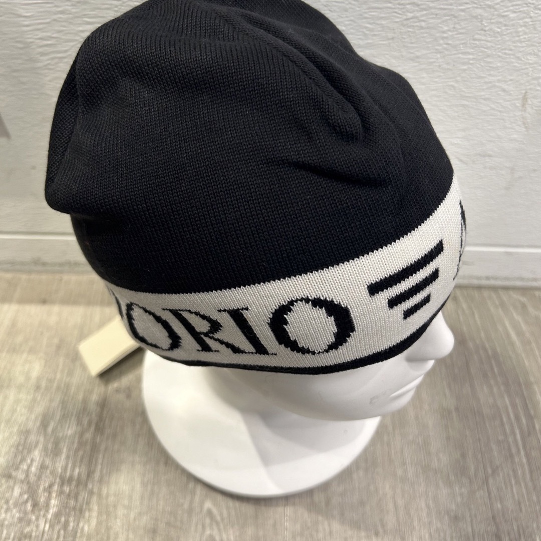 Emporio Armani(エンポリオアルマーニ)のEMPORIO ARMANI  ビーニー　ブラック メンズの帽子(ニット帽/ビーニー)の商品写真