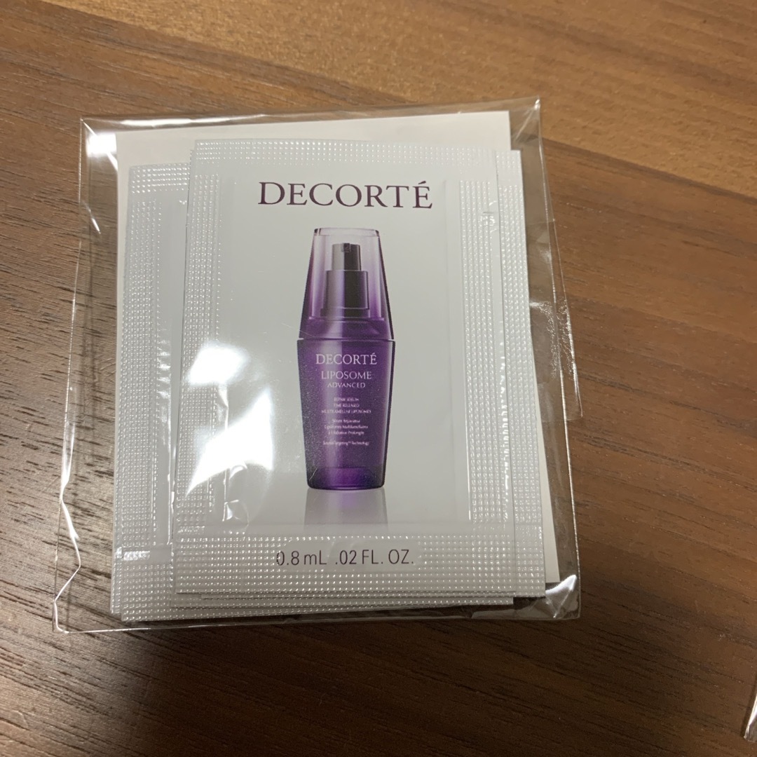 COSME DECORTE(コスメデコルテ)のDECORTE リポソーム 美容液 サンプル 6袋 コスメ/美容のキット/セット(サンプル/トライアルキット)の商品写真