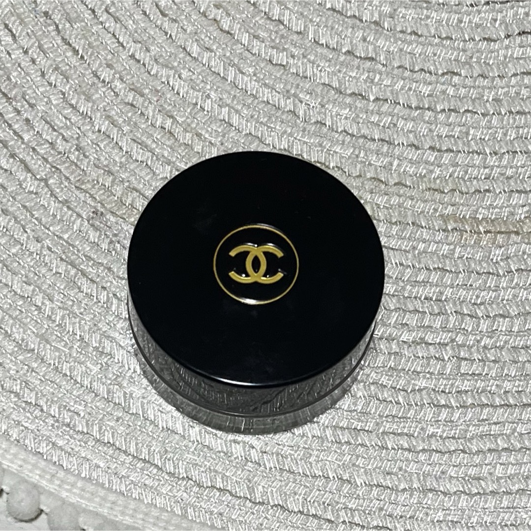 CHANEL(シャネル)のシャネル　アイシャドウ　限定品 コスメ/美容のベースメイク/化粧品(アイシャドウ)の商品写真