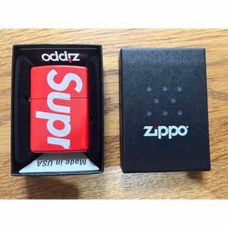 シュプリーム(Supreme)のSupreme Zippo Lighter シュプリームシッポライターRed(タバコグッズ)