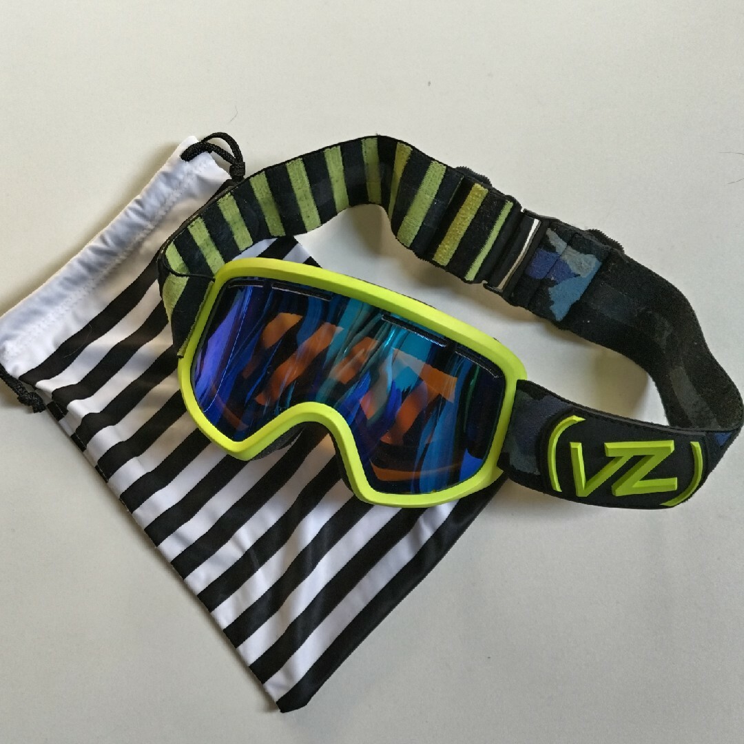 VONZIPPER(ボンジッパー)のVONZIPPER★キッズスノボゴーグル★即購入OK‼ スポーツ/アウトドアのスノーボード(アクセサリー)の商品写真