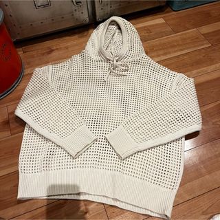 ザラ(ZARA)のくすみアプリコット　メッシュ　パーカー　フード　メンズ　Lサイズ　カーキ(パーカー)