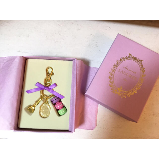 LADUREE(ラデュレ)の値下げ♡ラデュレ マカロンキーリング♡ レディースのファッション小物(キーホルダー)の商品写真