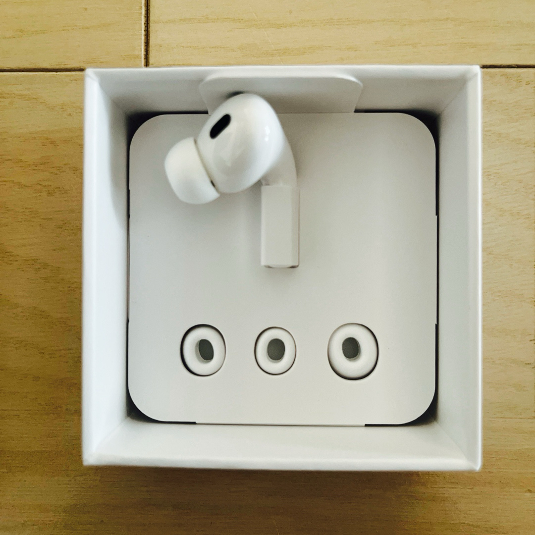 海外ブランド 【右耳（R片耳）のみ】Apple イヤフォン AirPods Pro(第