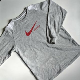 ナイキ(NIKE)のNIKE★トレーナー★ジュニア★160★即購入OK‼(Tシャツ/カットソー)