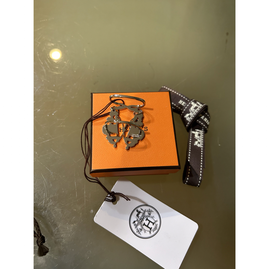 Hermes(エルメス)のエルメス スカーフリング ブリッドドゥガラ  シルバー レディースのファッション小物(バンダナ/スカーフ)の商品写真