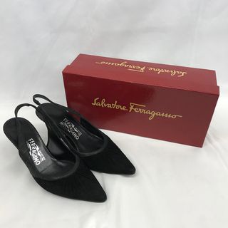 サルヴァトーレフェラガモ(Salvatore Ferragamo)の『USED』 Salvatore Ferragamo フェラガモ  24.5cm DS78235 パンプス レザー ブラック系 レディース【中古】(ハイヒール/パンプス)