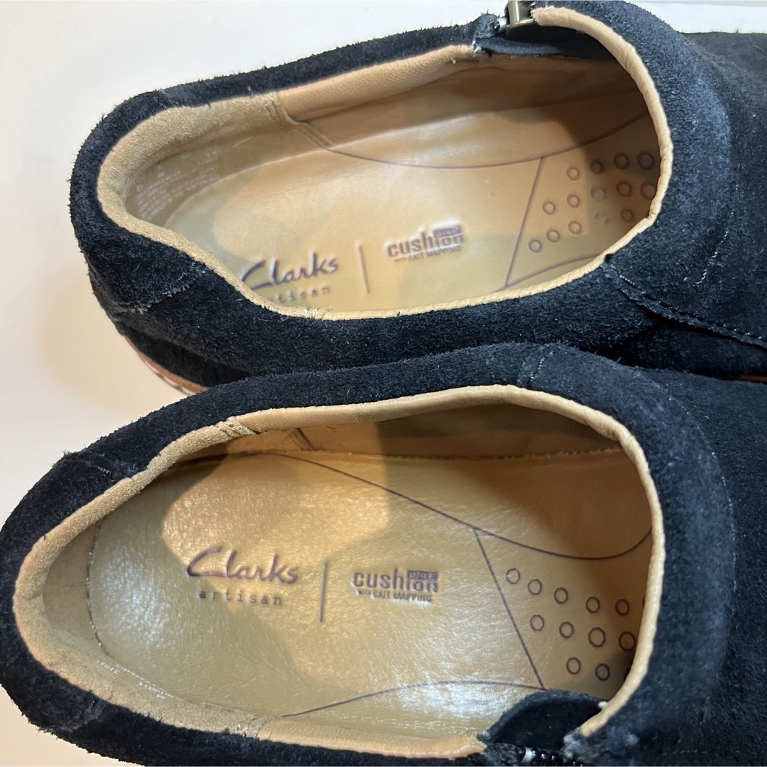 Clarks(クラークス)の極美品　クラークス　スエード　サイドジップ　23cm レディースの靴/シューズ(スリッポン/モカシン)の商品写真