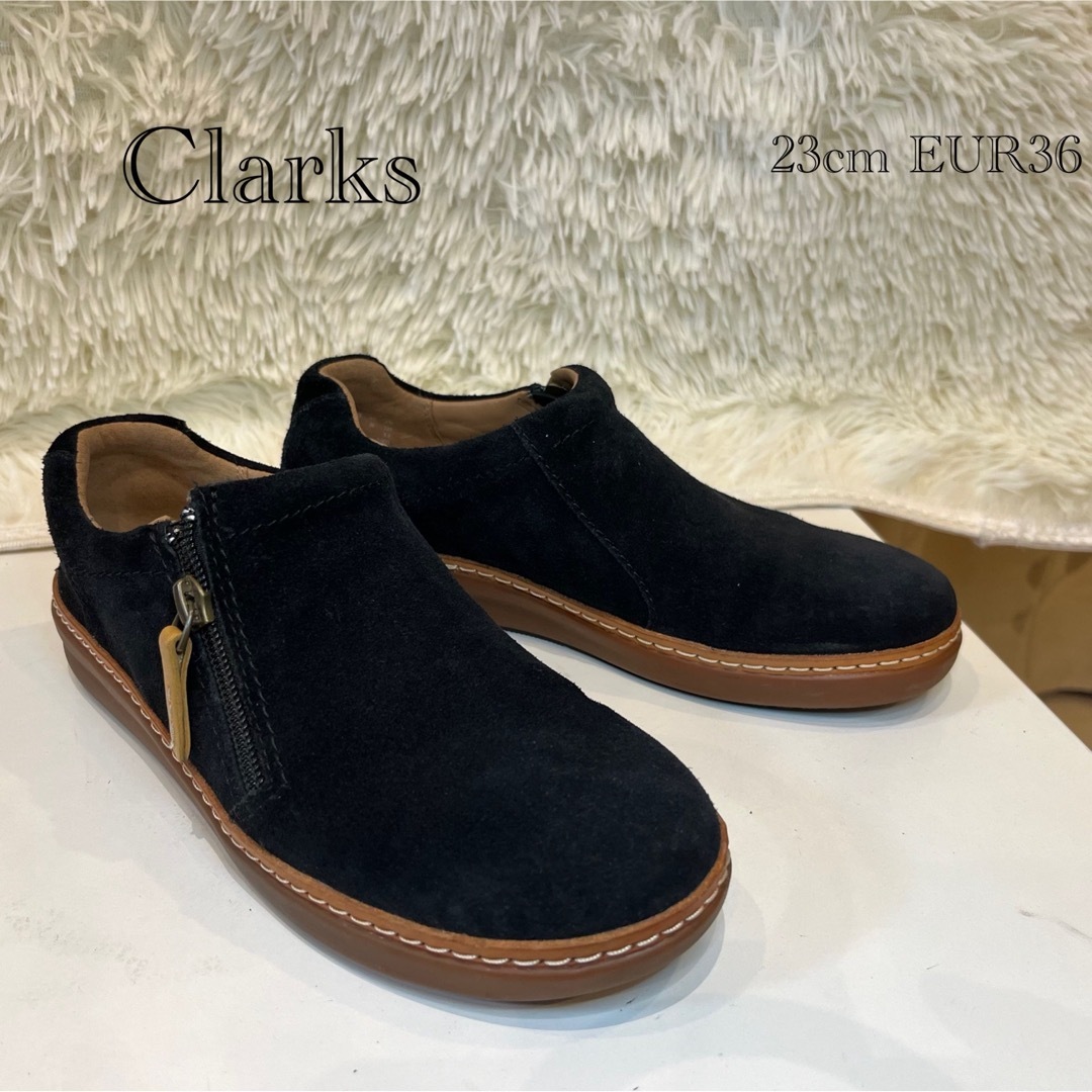 Clarks(クラークス)の極美品　クラークス　スエード　サイドジップ　23cm レディースの靴/シューズ(スリッポン/モカシン)の商品写真