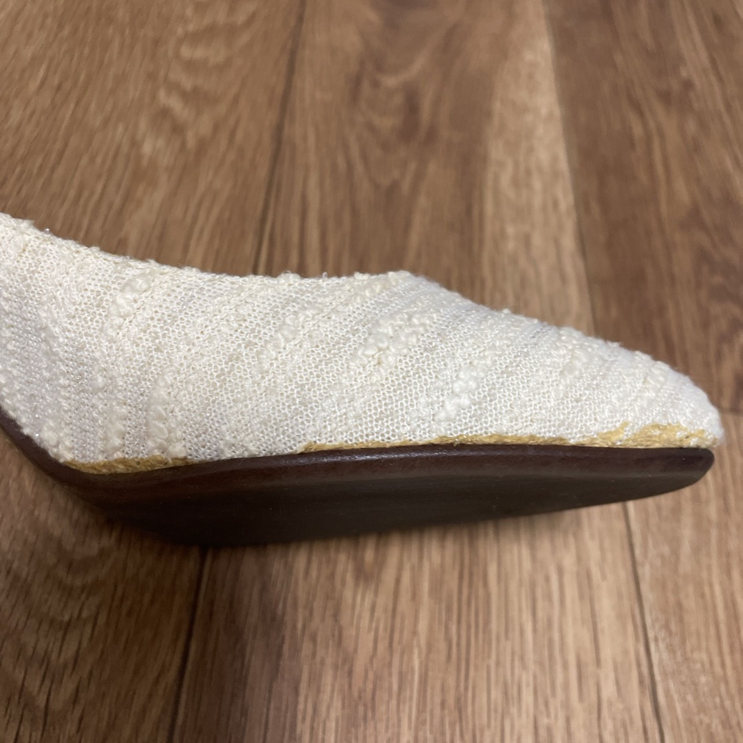 白パンプス  布地 レディースの靴/シューズ(ハイヒール/パンプス)の商品写真