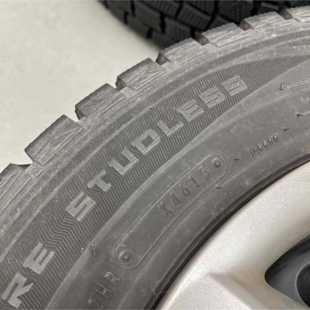 DUNLOP(ダンロップ)のトヨタカローラランクススタッドレスタイヤ175/70R14 NZE121 自動車/バイクの自動車(タイヤ・ホイールセット)の商品写真