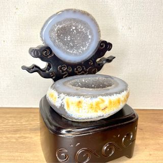 水晶　トレジャーメノウ アゲート メノウ 瑪瑙 台座付属  原石 開運　金運(置物)