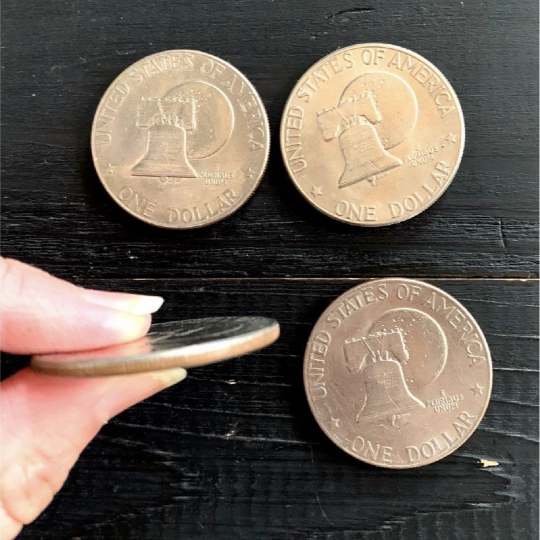 アメリカ1ドル硬貨　銀貨　アイゼンハワー　4枚セット エンタメ/ホビーの美術品/アンティーク(その他)の商品写真