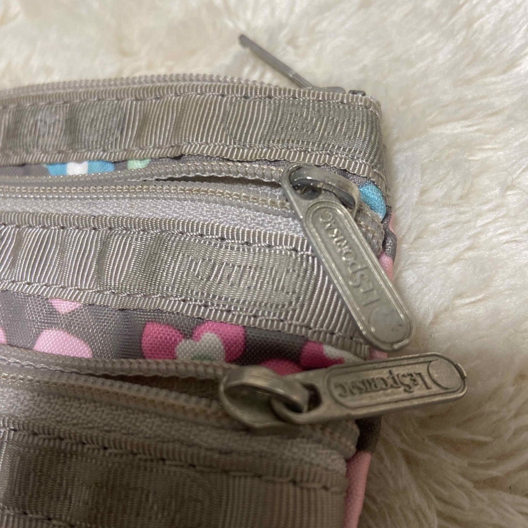 LeSportsac(レスポートサック)のレスポサック　レスポートサック　花柄　ポーチ レディースのファッション小物(ポーチ)の商品写真