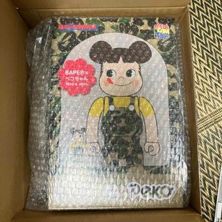 BE@RBRICK BAPE(R) ペコちゃん 100％&400％ グリーン(キャラクターグッズ)