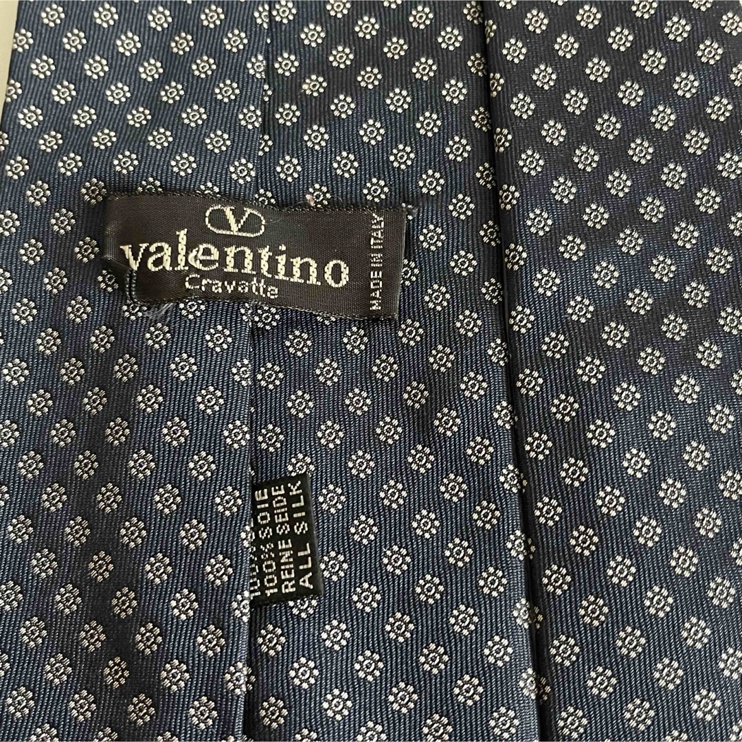 VALENTINO(ヴァレンティノ)のヴァレンティノ　ネクタイ  メンズのファッション小物(ネクタイ)の商品写真
