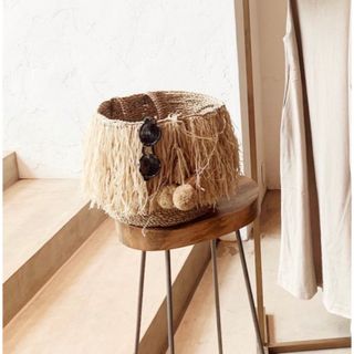 room306 CONTEMPORARY - BASKET FRINGES POM POM