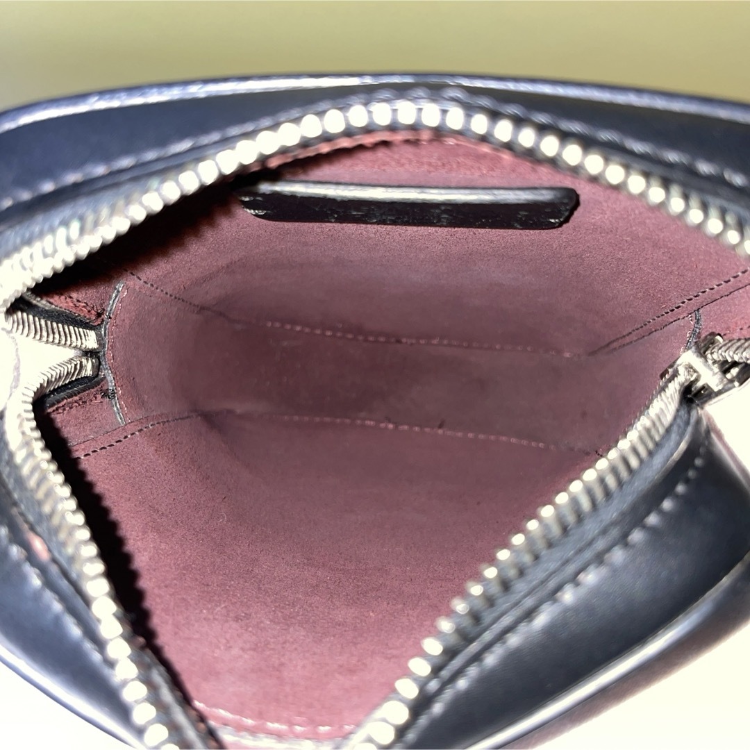 valentino garavani(ヴァレンティノガラヴァーニ)のヴァレンチノ 極美品 黒 レザー ショルダーバッグ VLTN レディースのバッグ(ショルダーバッグ)の商品写真