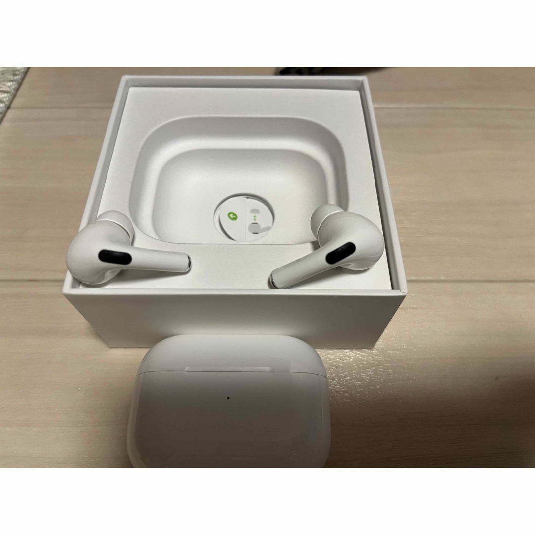 Apple(アップル)のAirPodsPro 第1世代 スマホ/家電/カメラのオーディオ機器(ヘッドフォン/イヤフォン)の商品写真