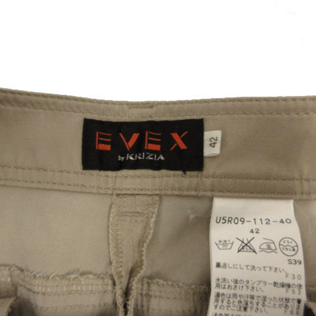 EVEX by KRIZIA パンツ カーゴパンツ テーパード 光沢 茶 42 レディースのパンツ(ワークパンツ/カーゴパンツ)の商品写真