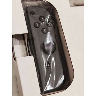 ニンテンドースイッチ(Nintendo Switch)の【極美品】Joy-Con　右　グレー　ニンテンドースイッチ　Switch(家庭用ゲーム機本体)