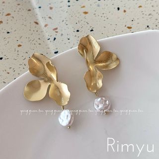 ゴールド　パールピアス　お花　フラワーピアス　ウエディング　アクセサリー6(ピアス)