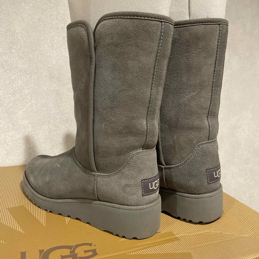 UGG(アグ)の厚底ムートンブーツ♡UGG AMIE グレー 撥水 レディースの靴/シューズ(ブーツ)の商品写真