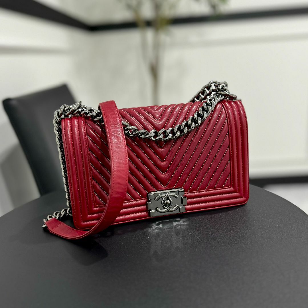 CHANEL(シャネル)の美品 シャネル ラムスキン ボーイシャネル チェーンショルダーバッグ レッド レディースのバッグ(ショルダーバッグ)の商品写真