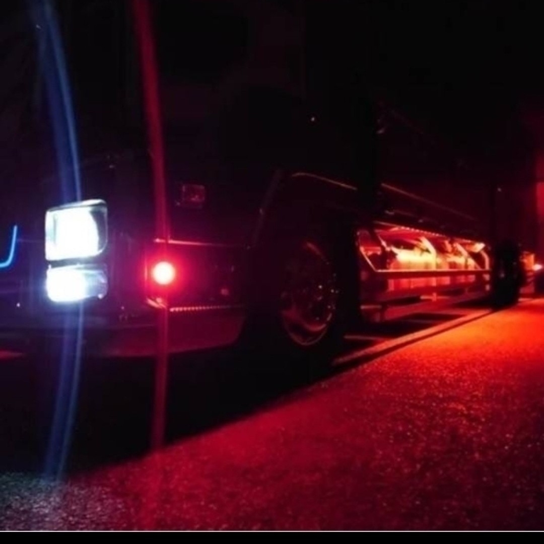 激眩 24V LED シャーシマーカー 低床4軸 防塵 防水仕様 レッド20個 自動車/バイクの自動車(車外アクセサリ)の商品写真