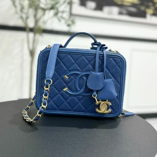 シャネル(CHANEL)の美品 シャネル CCフィリグリー キャビアスキン マトラッセ ブルー(ハンドバッグ)