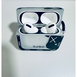 AirPods proケース　カラビナ付き　 AirPods pro第一二世代(モバイルケース/カバー)