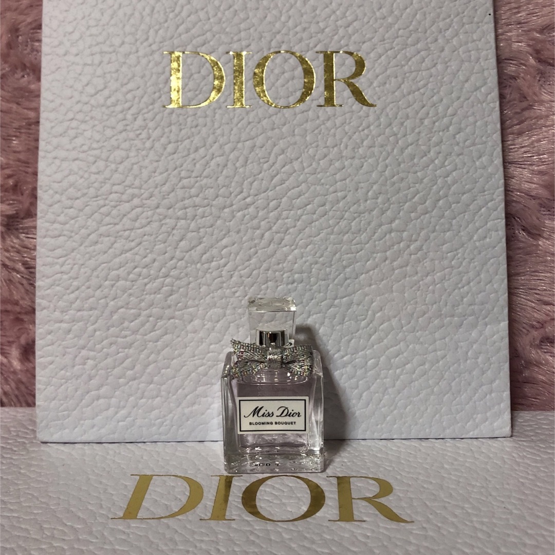 Christian Dior(クリスチャンディオール)のミスディオール   ブルーミングブーケ  オードゥトワレ  ミニチュアサイズ コスメ/美容の香水(香水(女性用))の商品写真