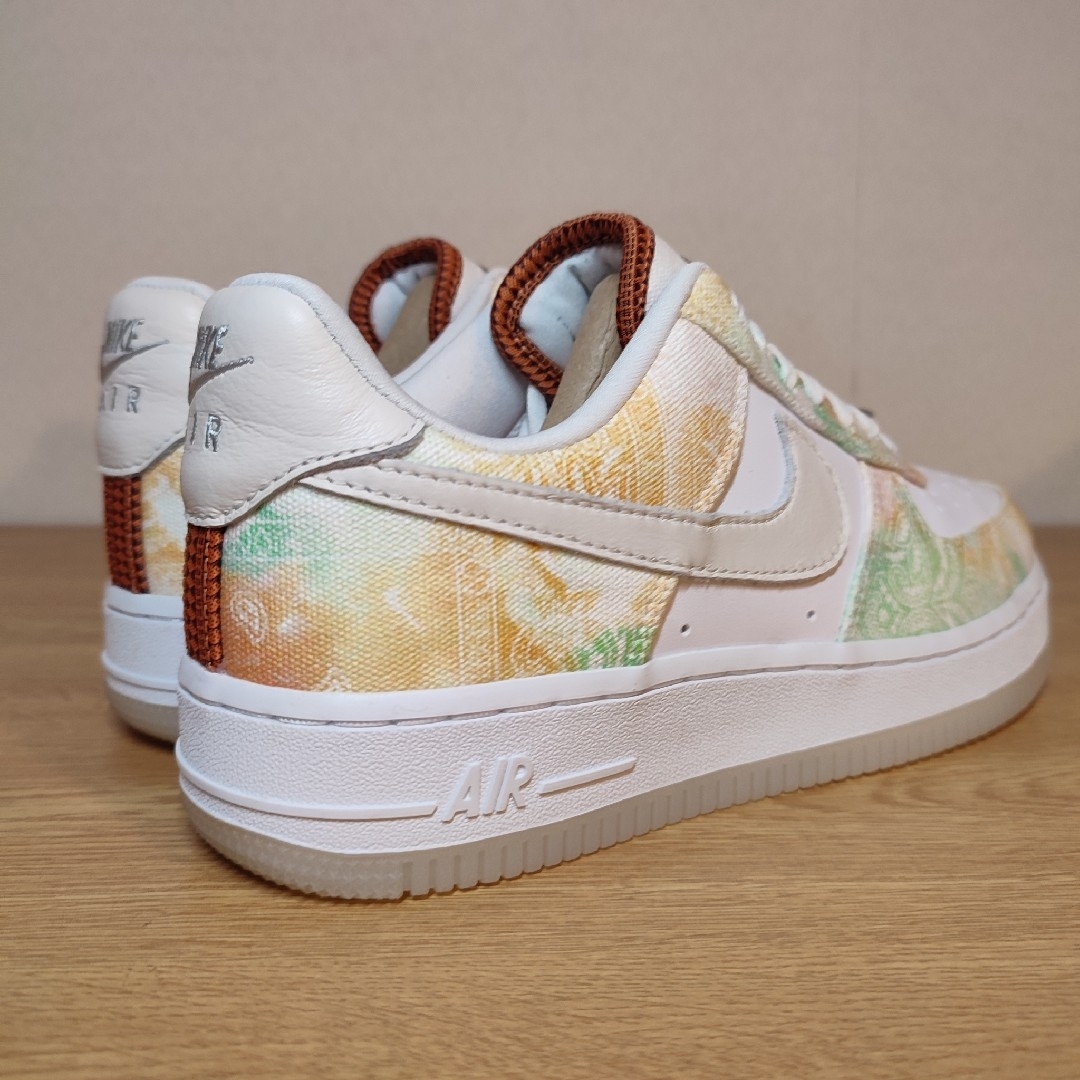 NIKE(ナイキ)の★箱付 NIKE WMNS AIR FORCE 1 '07 LX レディースの靴/シューズ(スニーカー)の商品写真