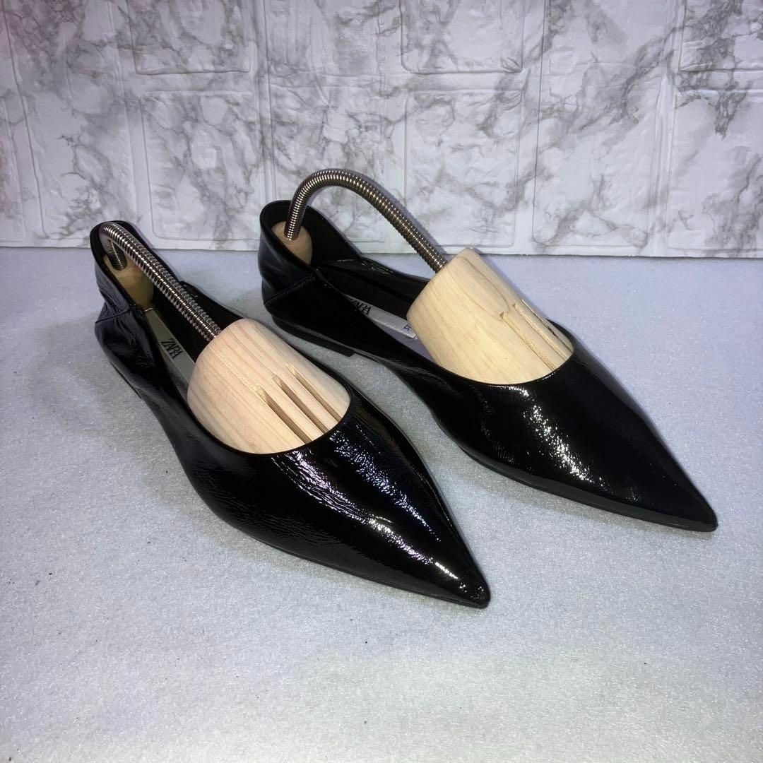 ZARA(ザラ)のZARA  フラットシューズ　サイズ37(23.5㎝)ポインテッドトゥ　ブラック レディースの靴/シューズ(ハイヒール/パンプス)の商品写真