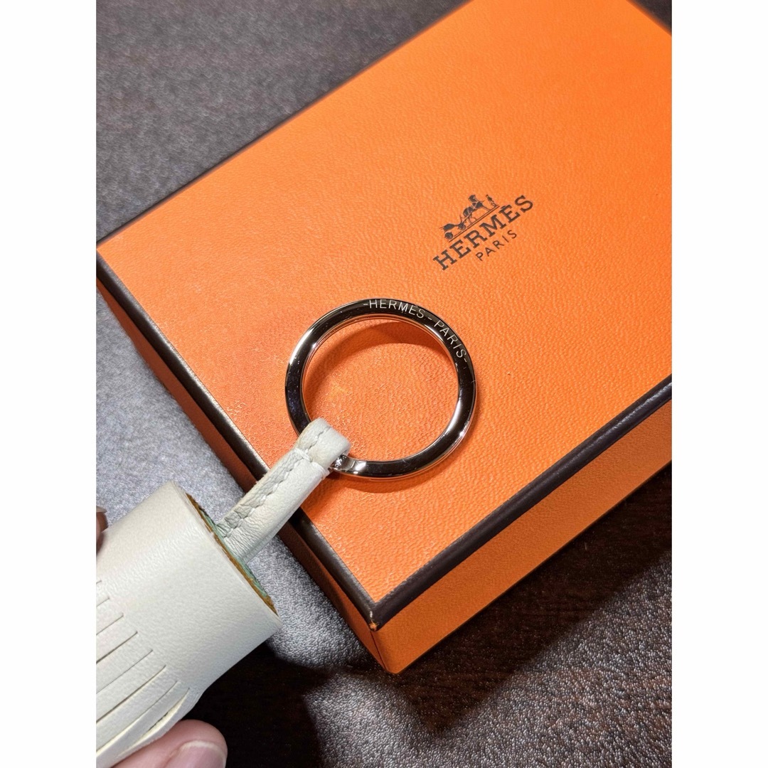 Hermes(エルメス)の【未使用】Hermès エルメス カルメン チャーム キーホルダー レディースのファッション小物(キーホルダー)の商品写真