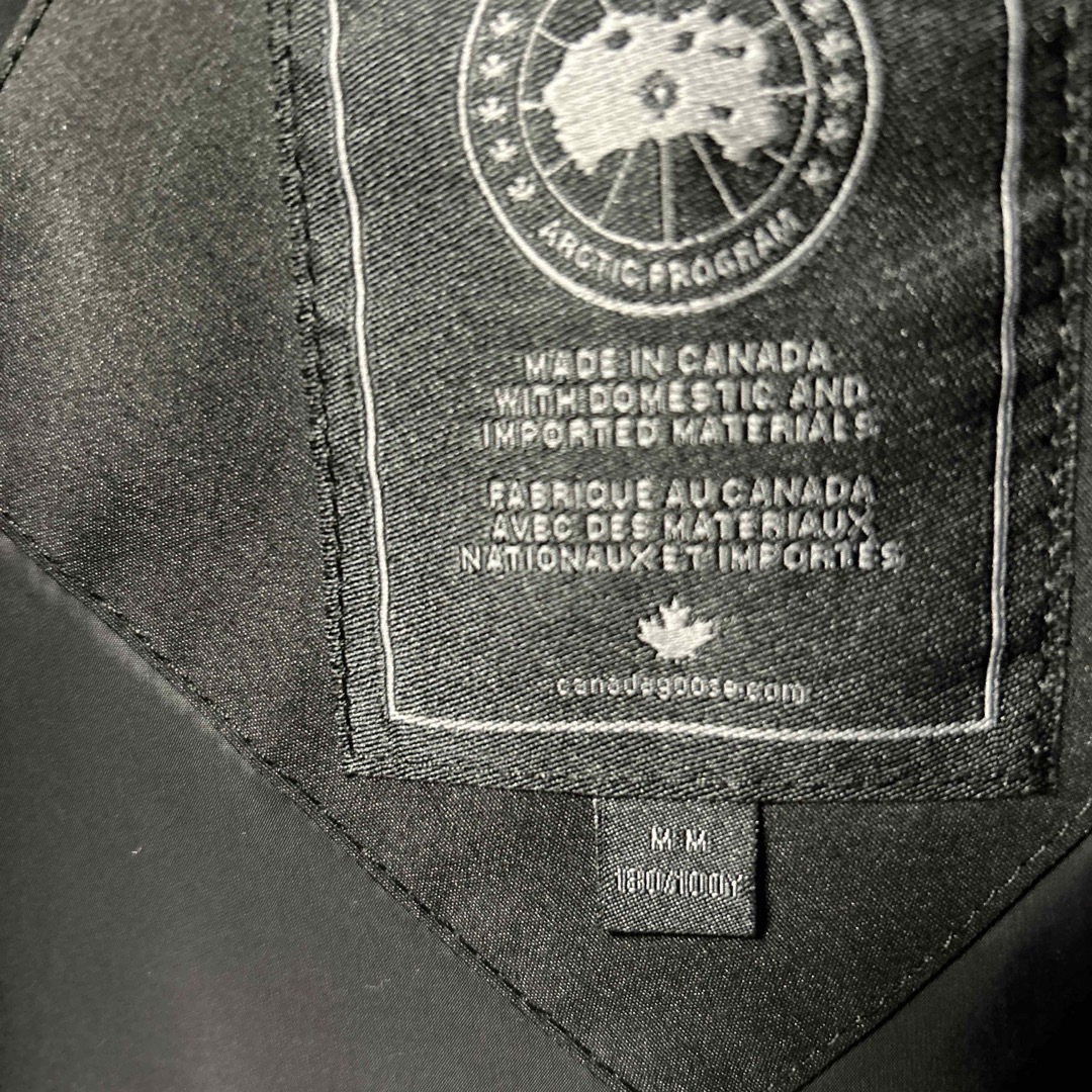 CANADA GOOSE(カナダグース)のカナダグース‼️ブラックレーベル‼️ダウンベスト新古品‼️ メンズのジャケット/アウター(ダウンベスト)の商品写真