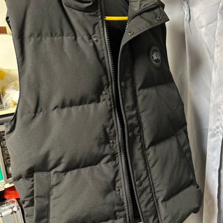 カナダグース(CANADA GOOSE)のカナダグース‼️ブラックレーベル‼️ダウンベスト新古品‼️(ダウンベスト)