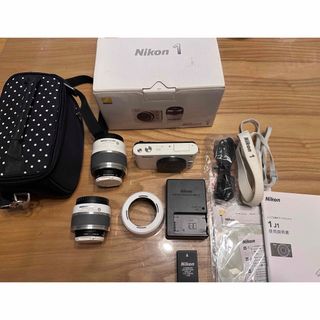 ニコン(Nikon)のNikon J1ニコン Wズームキット ミラーレス一眼レフ(ミラーレス一眼)