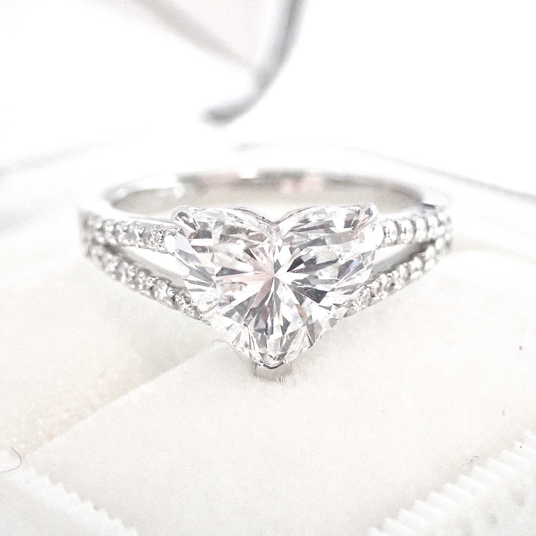【新品 日本製】 プラチナ 2カラット ハート ダイヤモンド リング 指輪 レディースのアクセサリー(その他)の商品写真