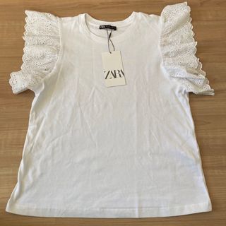 ザラ(ZARA)の新品　ZARA 袖フリル　トップス　S(カットソー(半袖/袖なし))