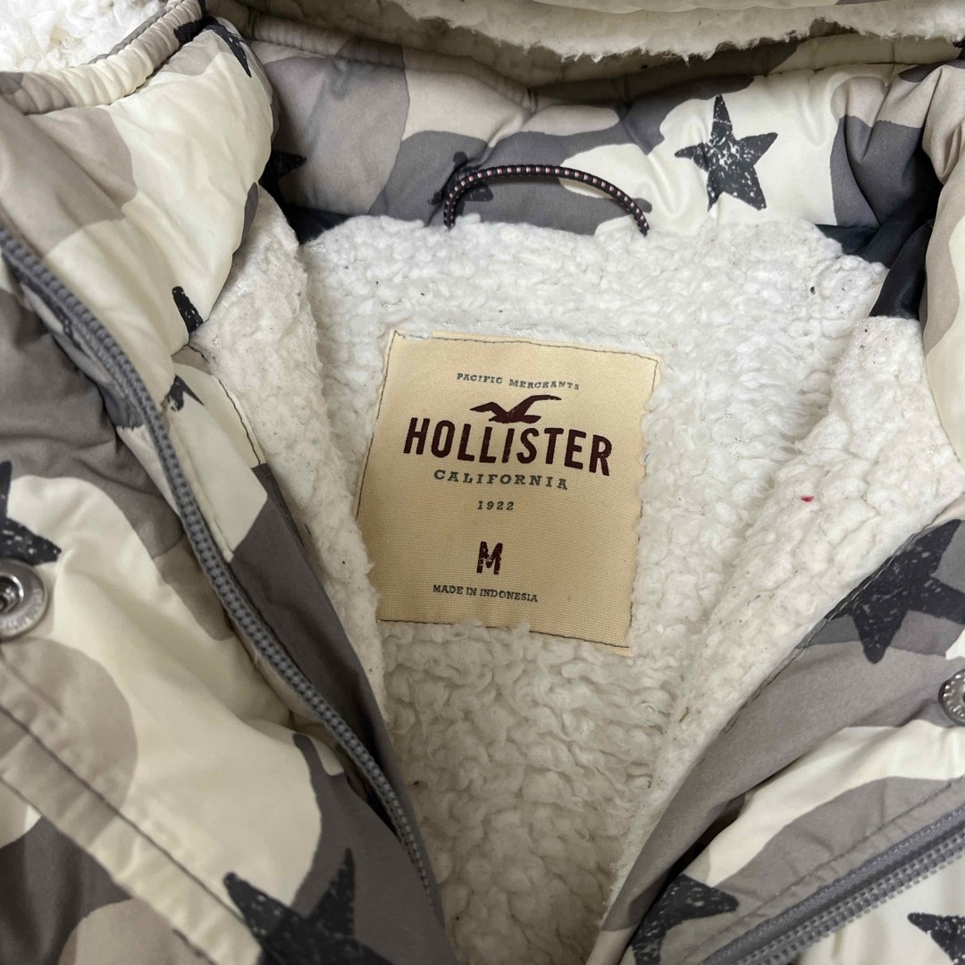 Hollister(ホリスター)のHOLLISTER ダウン　Mサイズ レディースのジャケット/アウター(ダウンジャケット)の商品写真