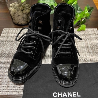 シャネル(CHANEL)のCHANEL シャネル ブーツ 靴 スウェード ブラック ヒモ靴 (ローファー/革靴)