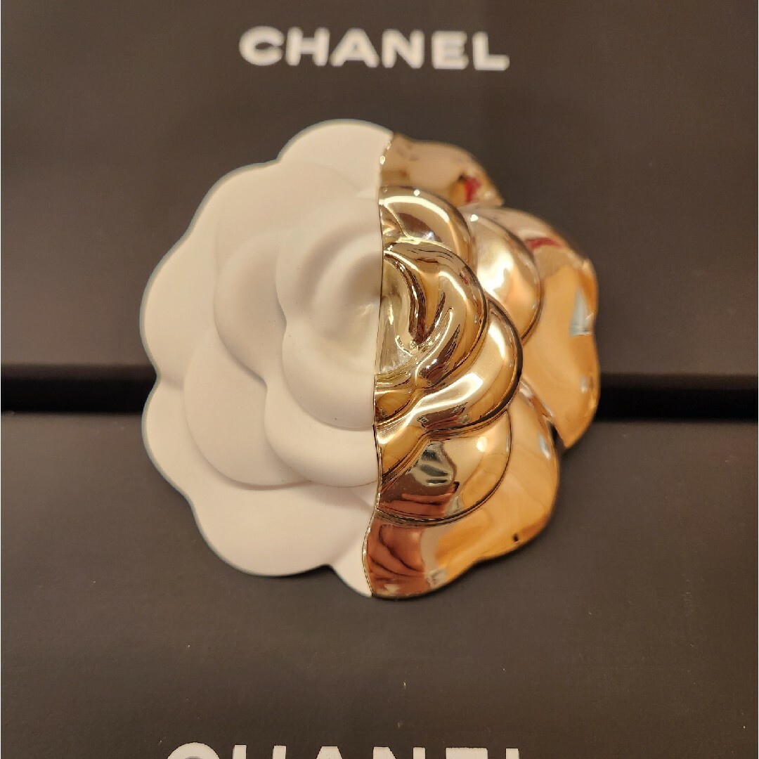 CHANEL(シャネル)のCHANEL カメリア ハンドメイドのアクセサリー(その他)の商品写真