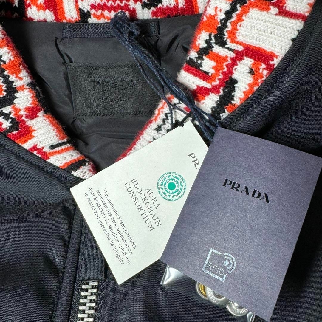 PRADA(プラダ)の新品 プラダ ボンバージャケット リナイロン XLサイズ ブラック 22AW メンズのジャケット/アウター(ナイロンジャケット)の商品写真