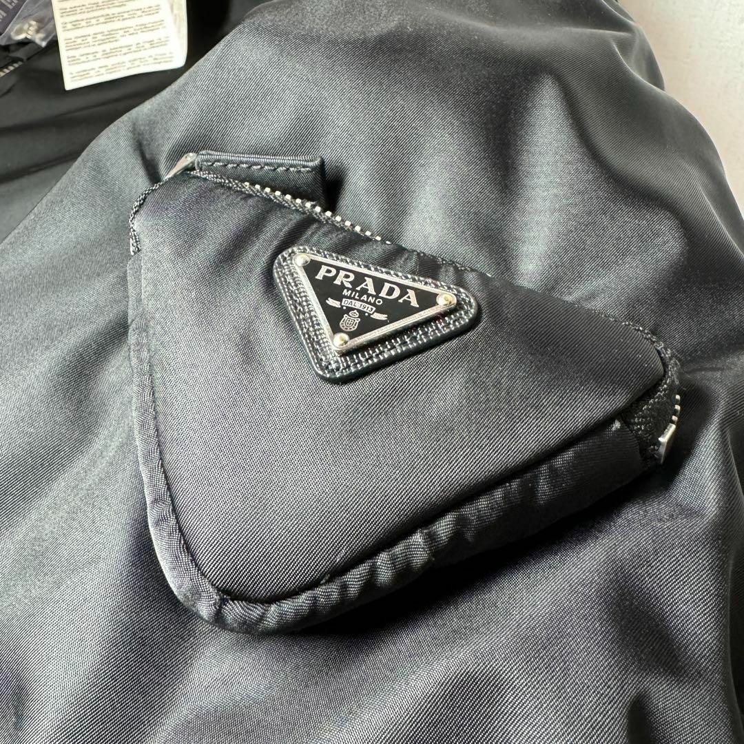 PRADA(プラダ)の新品 プラダ ボンバージャケット リナイロン XLサイズ ブラック 22AW メンズのジャケット/アウター(ナイロンジャケット)の商品写真