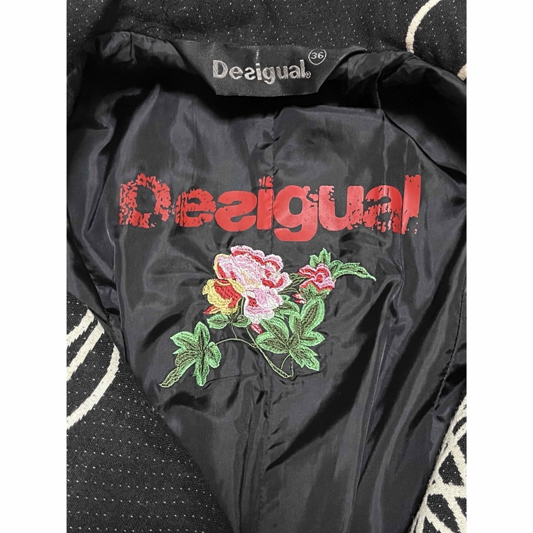 DESIGUAL(デシグアル)のゆっか様専用です。ロングコート 薔薇 刺繍 S レディースのジャケット/アウター(ロングコート)の商品写真